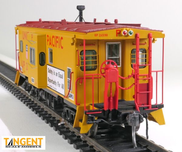 Union Pacific (UP) 1981+ "Equal Opportunity for All" w/ Red-Green Lights ICC Rock Island Bay Window Caboose - Image 23
