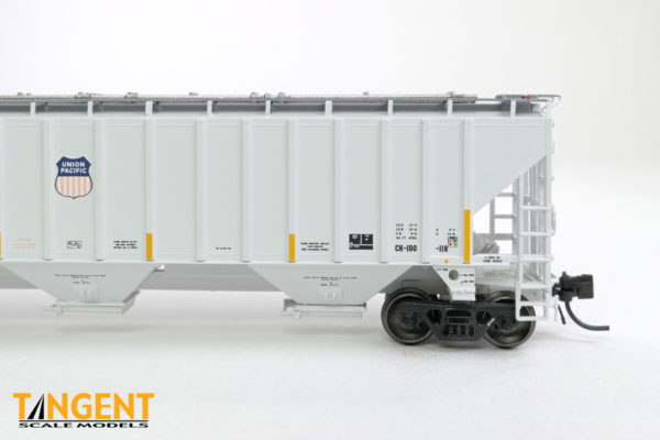 SOLD OUT: N Scale INTX "UP Patch 2013" Trinity Industries Inc 4750CuFt Covered Hopper - Image 4