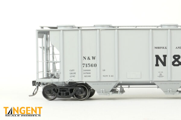 Norfolk and Western (NW) "Delivery Gray HC13 5-1961" Pullman-Standard PS-2 3215CuFt Covered Hopper - Image 3