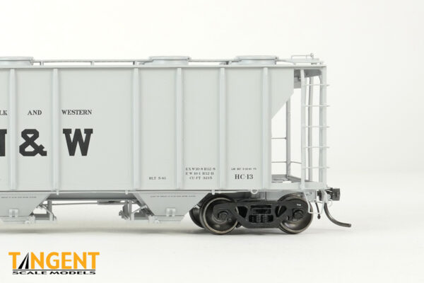 Norfolk and Western (NW) "Delivery Gray HC13 5-1961" Pullman-Standard PS-2 3215CuFt Covered Hopper - Image 4